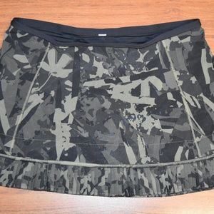 Lululemon Camo Skort/ Skirt. Size 8